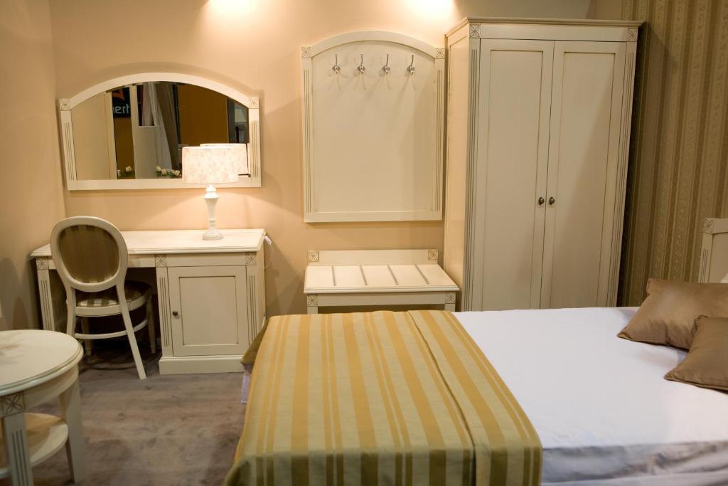 יארוצין Hotel Kasyno חדר תמונה
